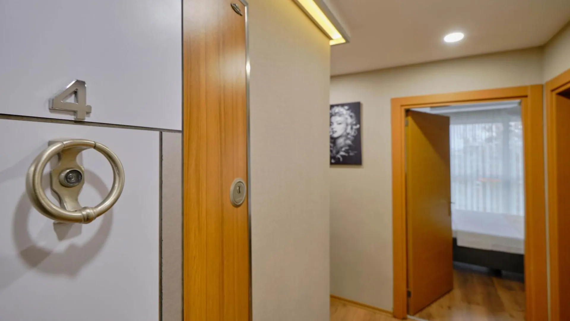 Daire 1 Jakuzili Istambul